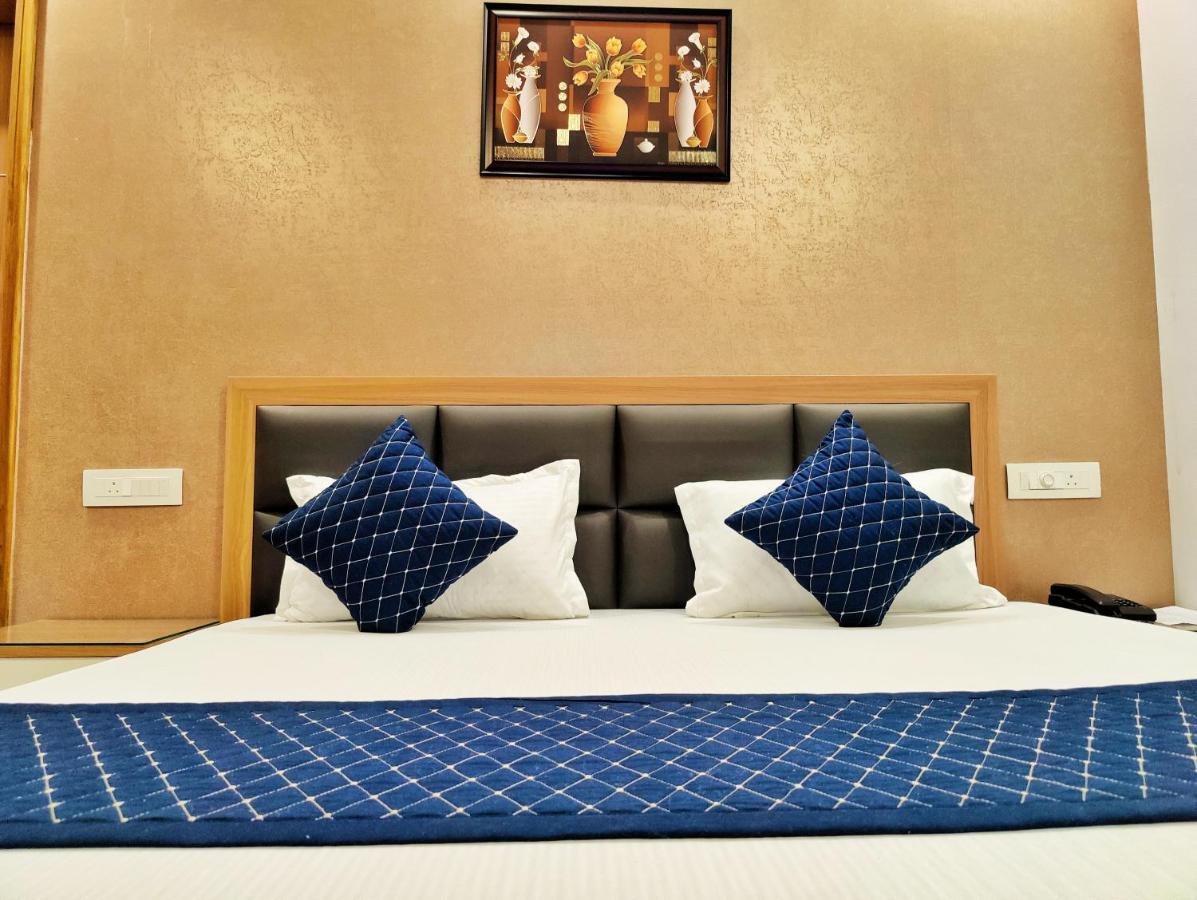 Hotel Park Hills Mohali Extérieur photo
