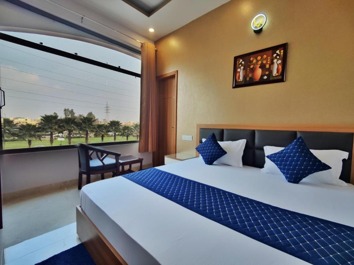 Hotel Park Hills Mohali Extérieur photo